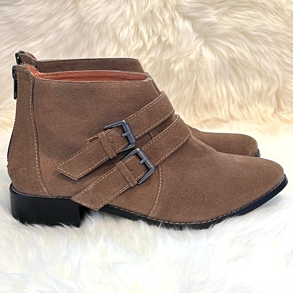 NWOT-Eight Second Angel Booties-Sz 8-Tan